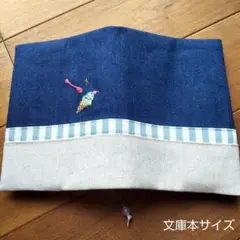 アイスクリーム　ピンクのスプーン　ハンドメイド　ブックカバー　手刺繍　文庫本