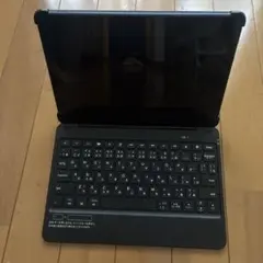 第11世代FireHD10タブレット　キーボードカバー付き