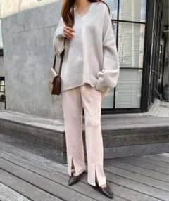 梨地ポンチ　センタースリットパンツ　ピンクベージュ　Sサイズ
