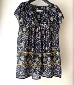 【美品】GAP シフォンボタニカル柄ブラウス