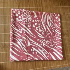ピンクとホワイトのスカーフ