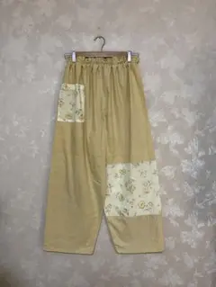 419.【訳あり】草木染めのパンツ、丁子染め　手染め　花のステッチ　落ち着いた黄