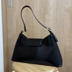 ブラック ショルダーバッグ