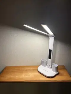 調光機能付きホワイトデスクライト