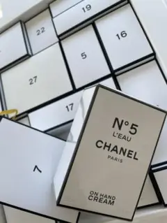 CHANEL シャネル　アドベントカレンダーケースのみ 618lBD-WaNL._UF350,350_QL50_.jpg