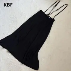 【美品】KBF.サスペンダーフレアスカート　完売　黒　ウォッシャブル　ゆったり