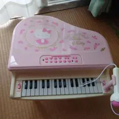 ハローキティ グランドピアノ