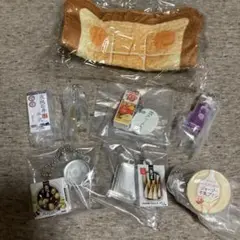ガチャガチャ　ガチャポン　カプセルトイ　ミニチュア　食品ガチャ　チャーム