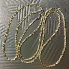 ゴールドビーズのロングネックレス　シンプル　華奢　金具シルバー　17