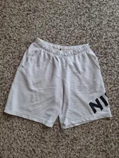 NIKE ホワイト ショートパンツ