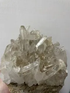 水晶クラスター 2.1kg 鳥居のような龍穴ポイントあり