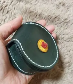 【バラの刺繍入り本革小物入れ】ハンドメイド 完全手縫いです！