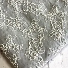 グレージュ　ローズコットン刺繍生地　96✖️80