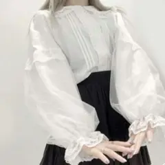 VOLCAN & APHRODITE ふんわり袖 チュールフリルブラウス 白