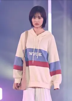 17kg（イチナナキログラム）　パーカー