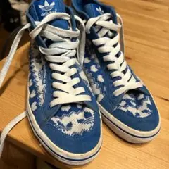 値下げ！adidas 編み込み模様 ハイカットスニーカー