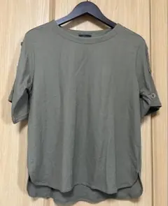トップス　オリーブグリーン　ボタン付　Tシャツ　しまむら　ハニーズGUユニクロ