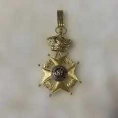 金色の星型ペンダントネックレス11x5cm