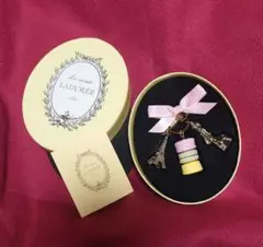 Ladurée エッフェル塔 マカロン チャーム