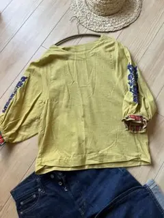 オシャレ　刺繍　ブラウス　からし色　ナチュラル　カジュアル　デザイン