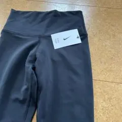 （タグ付き）Nike ヨガ　ブラック　Sサイズ