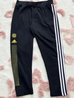 【adidas】　サイドライン　トレーニングパンツ　ブラック