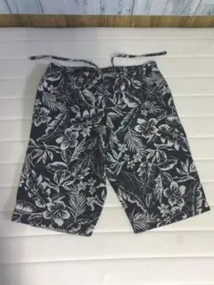 ハワイアン柄サーフショートパンツ　Mサイズ