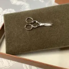 新品未使用 GINGHER ギンガー 裁ち鋏 パッチワーク 洋裁 和裁 GINGHER】ギンガーはさみ 2014年海外限定モデル「Barbara」/ G8