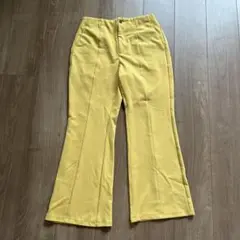 GU カットソーフレアスラックス丈短め
