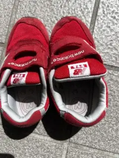 New Balance 赤 ベルト付きスニーカー16.5センチ