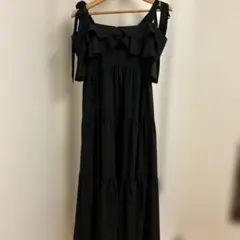 リリアンカラット　ショルダーリボンオフショルフリルワンピース　①