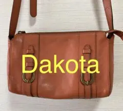 Dakota 本革 レザー ライトブラウン ロゴ 刻印 ショルダーバック ダコタ