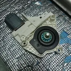 AUDI A4助手席側の後部窓モーター8K0 959 811 A