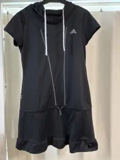 adidas スポーツワンピース　速乾性　ブラック　フード付　テニス　ランニング
