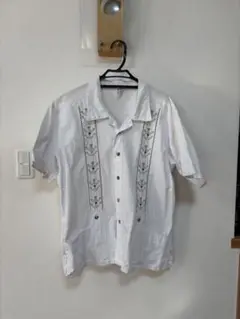 ホワイト 半袖シャツ 刺繍付き　キューバシャツ
