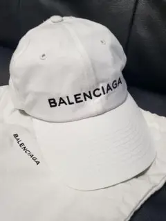BALENCIAGA ロゴ入りキャップ