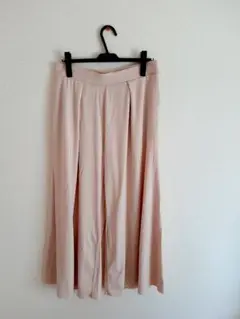 ユニクロ　ベージュ プリーツ キュロット　XL