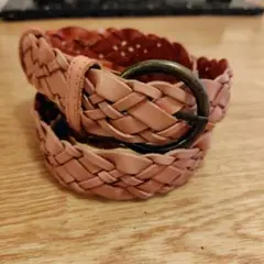 編み込みレザーベルト ピンク系　くすみピンク