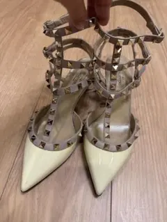 VALENTINOスタッズポインテッドトゥハイヒール37