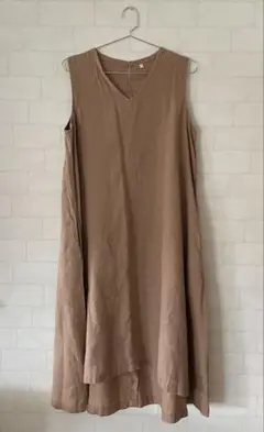 無印良品　Vネックリネンワンピース