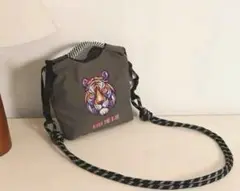☆トラの刺繍ミニバッグ　ショルダーバッグ エコバッグ　Sサイズ☆