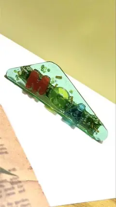 MGA ヘアクリップ