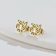 虎 寅 トラ タイガー ピアス ゴールド