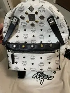 MCM リュック モノグラム ヴィセトスレザー スタッズ バックパック ホワイト