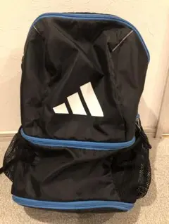 adidas ボールが入るリュック 黒/青