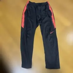 Nike ブラックジャージ 赤いストライプ