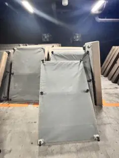 グレー ベッド