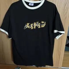 黒いプリントロゴTシャツ　きんぷり
