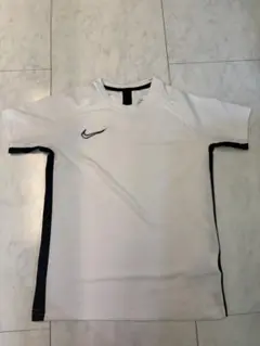 Nike ホワイト Tシャツ　M 150
