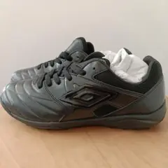 umbro ブラック フットサルシューズ